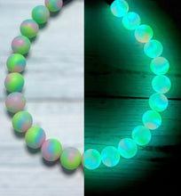Load image into Gallery viewer, Glow In The Dark Beaded Pet Necklace