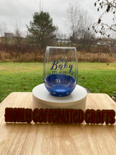 Load image into Gallery viewer, Winter Themed Glitter Wine Glass