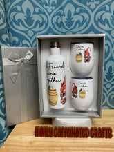 Load image into Gallery viewer, Good Friends Wine Gift Set