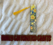 Load image into Gallery viewer, Flowers Themed Wooden Bookmark
